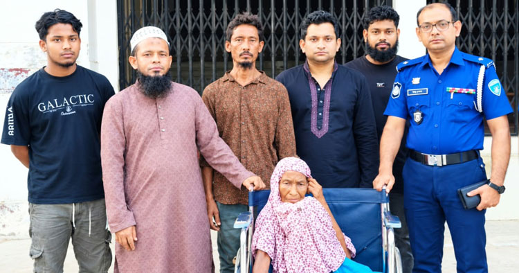 ১৯ দিন পর মায়ের দায়িত্ব বুঝিয়ে দিয়ে ফুলিকে বাড়িতে পৌঁছে দিল ব্রাহ্মণবাড়িয়া বাতিঘর 