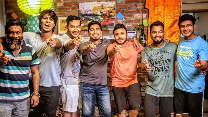 রোকেয়ার উপস্থিতি ঘিরে রহস্যের ব্যাচেলর পয়েন্ট