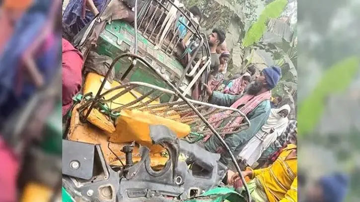 অটোরিকশা-ভটভটির মুখোমুখি সংঘর্ষে ৩ জনের মৃত্যু