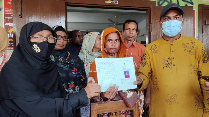 সরিষাবাড়ীতে ৪৫৬ দরিদ্র নারী বিনামূল্যে পেলো ভিজিডি কার্ড