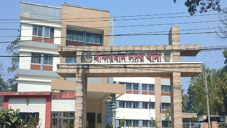স্কুলছাত্রী ধর্ষণ: সালিশে ধামাচাপার চেষ্টা, আটক ৩