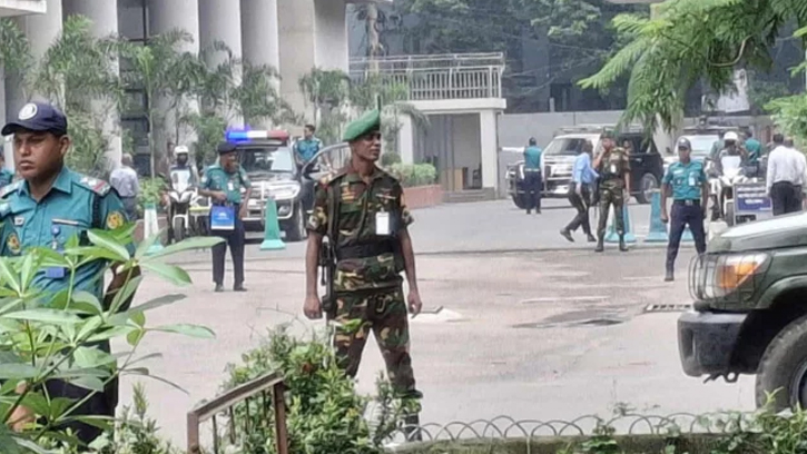 সচিবালয়ে উপদেষ্টা বৈঠক ঘিরে কঠোর নিরাপত্তা