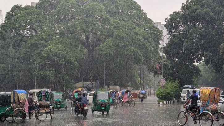 সারা দেশে বৃষ্টি ধীরে ধীরে কমতে পারে