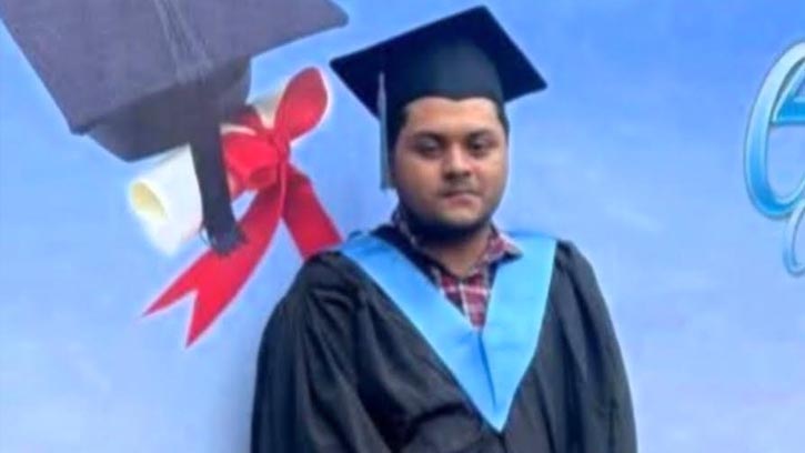 চট্রগ্রাম বে-টার্মিনালের কাশবনে শিক্ষার্থীর রগ কাটা লাশ