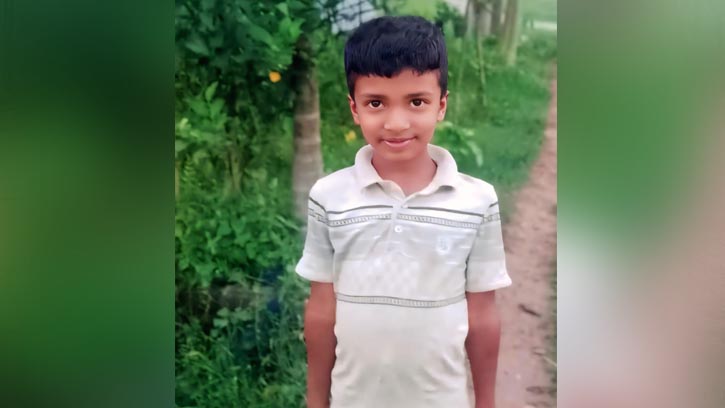 কটিয়াদীতে হারভেস্টার মেশিনের নিচে পড়ে শিশুর মৃত্যু