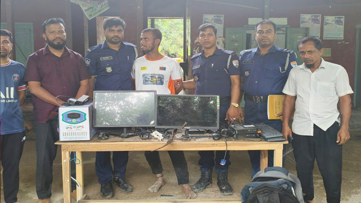 গচিহাটা রেলস্টেশনে চুরি: চোর গ্রেফতার