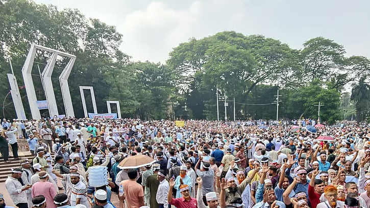 আজ ‘মার্চ টু যমুনা’: কেন্দ্রীয় শহীদ মিনারে শিক্ষকদের উপস্থিতি বৃদ্ধি