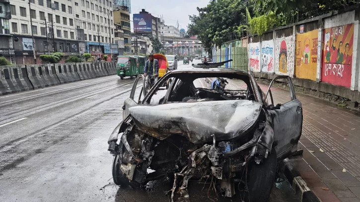 প্রাইভেট কারের ধাক্কায় মহাখালী ফ্লাইওভারে দুই ভাই নিহত