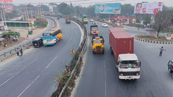 যানবাহনের চাপ থাকলেও নির্বিঘ্নে চলছে ঢাকা-টাঙ্গাইল মহাসড়ক