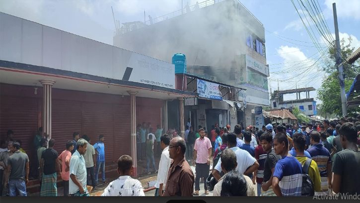 ডিমলায় পেট্রোল পাম্পে অগ্নিকাণ্ডে দগ্ধ ১