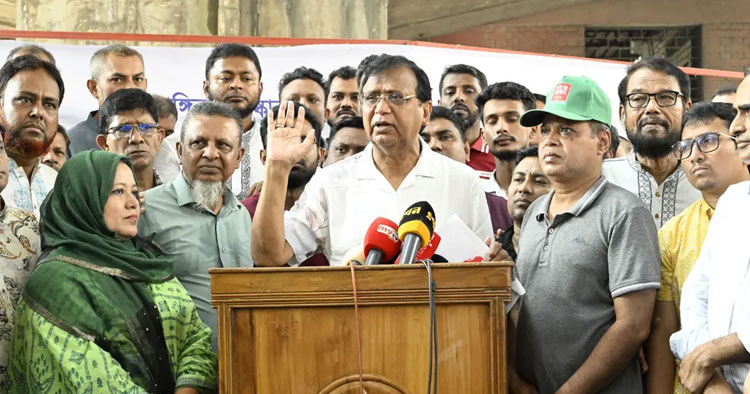 রাস্তা-ফুটপাতে অবৈধ দোকান বসলেই মামলা, জব্দ হবে মালামাল: ডিএসসিসি প্রশাসক