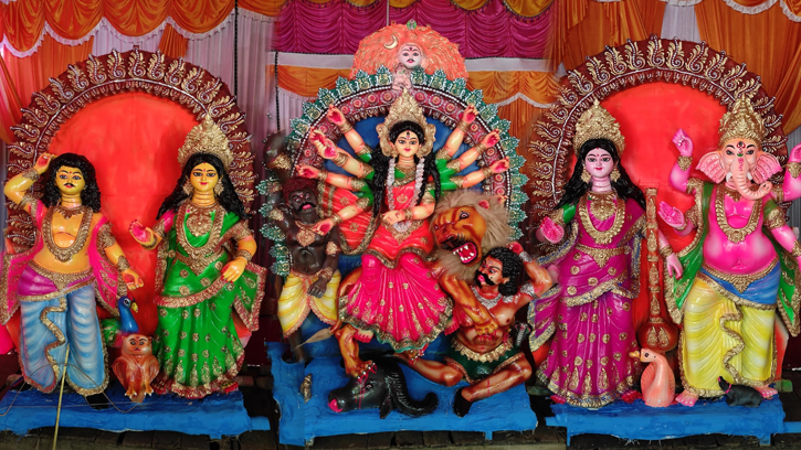 ময়নামতিতে শুরু হলো শারদীয় দুর্গাপূজা