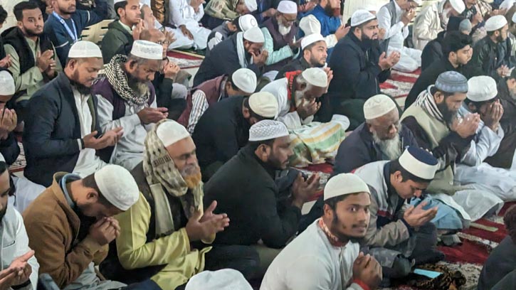 বায়তুল মোকাররমে বেগম জিয়ার রূহের মাগফিরাত কামনায় বিশেষ দোয়া