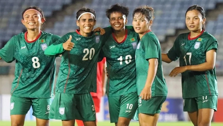 বাংলাদেশের মেয়েদের দুর্দান্ত শুরু, মিয়ানমারের বিপক্ষে প্রথমার্ধে এগিয়ে