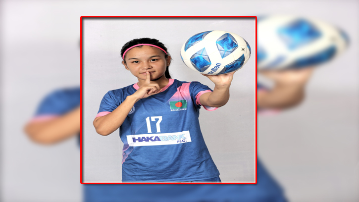 ঋতুপর্ণার জোড়া গোল: দারিদ্র্য পেরিয়ে বিজয়ের গল্প