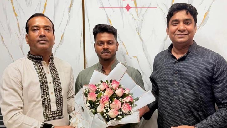 ক্যাম্পাস থেকে রাজপথ: ধানের শীষ হাতে গকসু ভিপি মৃদুল