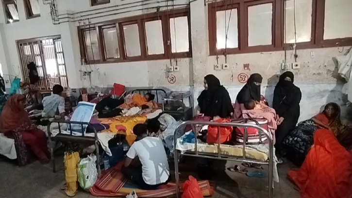 সংক্রামক ব্যাধি হাসপাতালে তিল ধারণের ঠাঁই নেই: হামে আক্রান্তের সংখ্যা ৬ হাজার ছুঁইছুঁই