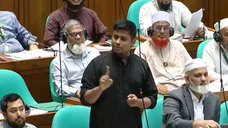 ট্যাক্স ফ্রি নয়, সরকারি মালিকানাধীন গাড়ি চেয়েছি : হাসনাত আবদুল্লাহ