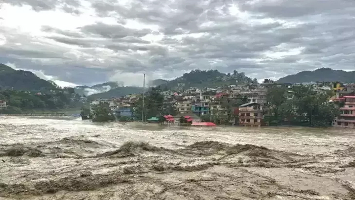 হিমাচল প্রদেশে মুষলধারে বৃষ্টি, প্রাণহানি ৩০, জরুরি সতর্কতা জারি