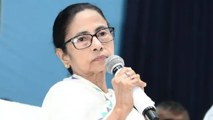 মমতার অভিযোগ: বিজেপির ভুল নীতিতে ভাঙনের মুখে দেশ