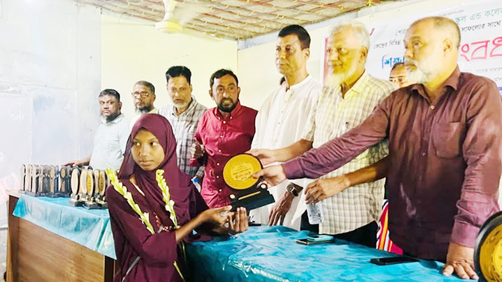 স্বেচ্ছাসেবক দলের উদ্যোগে এসএসসি শিক্ষার্থীদের সংবর্ধনা