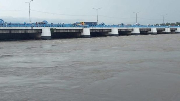 বিপৎসীমার ওপরে তিস্তার পানি, পানিবন্দি ১৫ হাজার মানুষ 