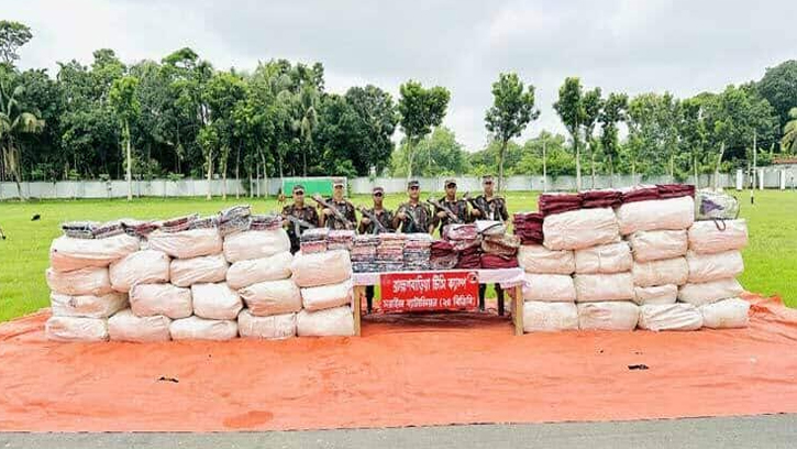 বিজয়নগরে দুই কোটি টাকার ভারতীয় শাড়ি-লেহেঙ্গা জব্দ