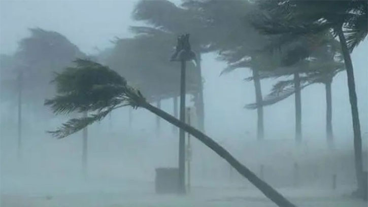 ৭ জেলায় ঝোড়ো হাওয়াসহ বজ্রবৃষ্টি: নদীবন্দরে সতর্ক সংকেত 