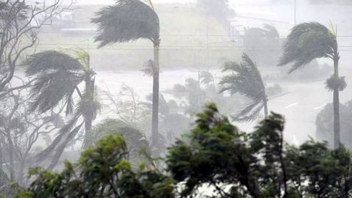 সাগরে লঘুচাপ: ৬ অঞ্চলে ঝড়ো হাওয়াসহ বজ্রবৃষ্টির আভাস