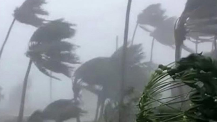 ৬০ কিমি বেগে ঝড়ের আশঙ্কা, ১০ জেলার জন্য আবহাওয়া সতর্কবার্তা