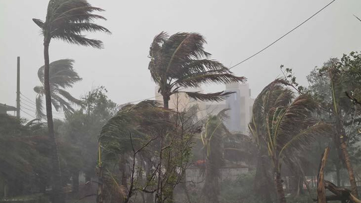 ৪ জেলায় ঘণ্টায় ৬০ কিমি বেগে ঝড়বৃষ্টির আভাস