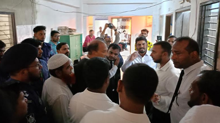 ভুয়া রেজিস্ট্রারে পড়ানো হতো বিয়ে: সহকারী আটক 