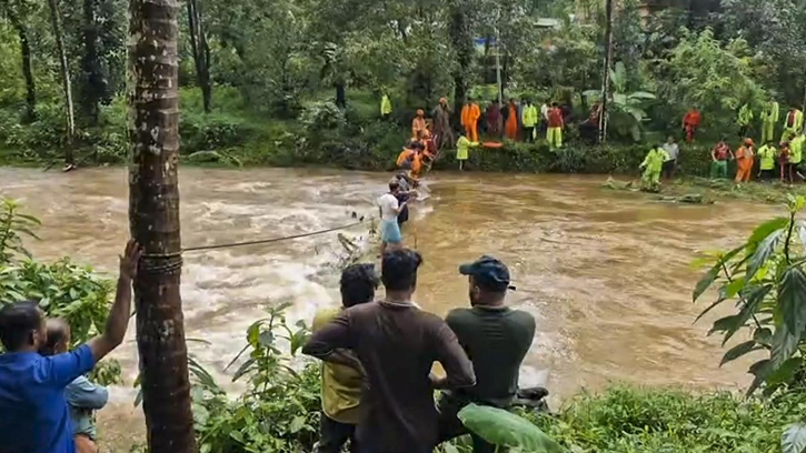দক্ষিণ ভারতে ভারী বৃষ্টি ও বন্যায় প্রাণ গেল ১৪ জনের