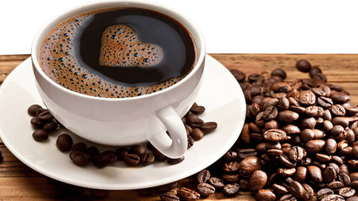 হাড় ক্ষয়ের ঝুঁকি বাড়ায় কফি