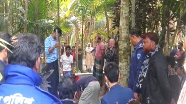 ৫ বছর পর কবর থেকে প্রবাসীর লাশ উত্তোলন