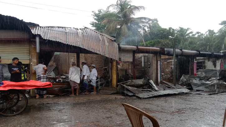 তেওয়ারীগঞ্জ বাজারে অগ্নিকাণ্ড, কোটি টাকার ক্ষতি