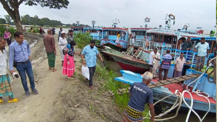 পাটুরিয়ায় ১৩ ঘণ্টা পর পুনরায় চালু হয়েছে লঞ্চ চলাচল 