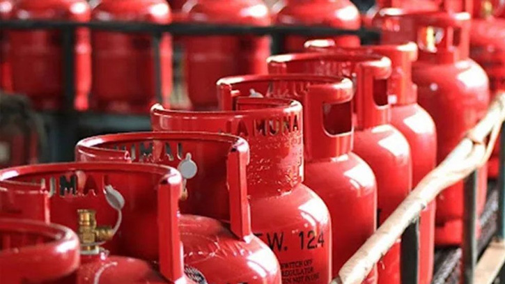 এক মাসেই দ্বিতীয়বার বাড়ল এলপিজির দাম