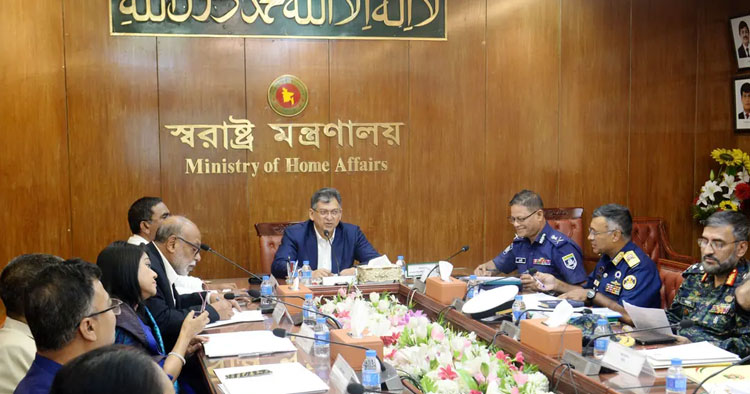 দুর্গাপূজার নিরাপত্তায় ২৪ ঘণ্টা নজরদারি থাকবে: স্বরাষ্ট্রমন্ত্রী