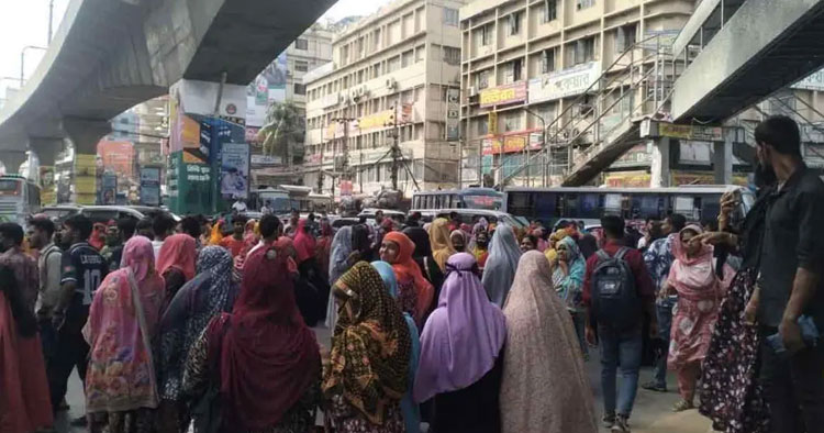 বেতন-ভাতার দাবিতে মিরপুর-১০ অবরোধ, যান চলাচলে ভোগান্তি