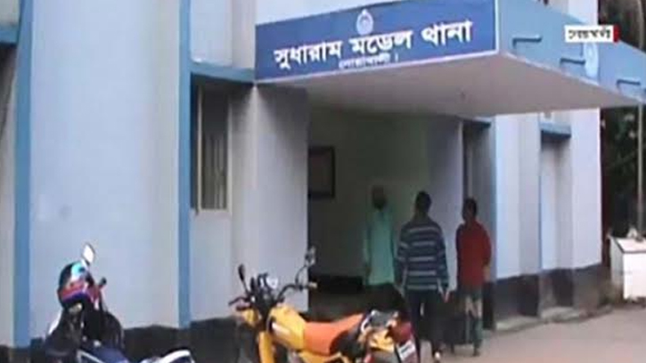 নোয়াখালীতে ছাদ থেকে ফেলে কলেজ ছাত্রকে হত্যা