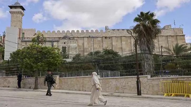 ইব্রাহিমি মসজিদ মুসলিমদের জন্য বন্ধ, ফিলিস্তিনিদের ওপর কারফিউ