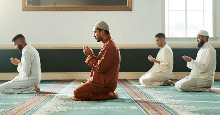 নামাজে বারবার দুনিয়াবি চিন্তা এলে করণীয় কী?