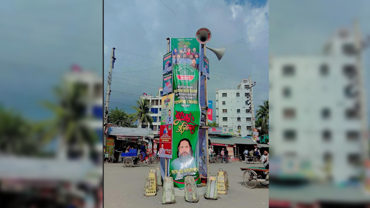এনসিপি নেতাদের আগমন ঘিরে সাজসাজ রব সাতক্ষীরায়: শহিদ আসিফ চত্বরে নির্মিত হয়েছে বর্ণাঢ্য তোরণ