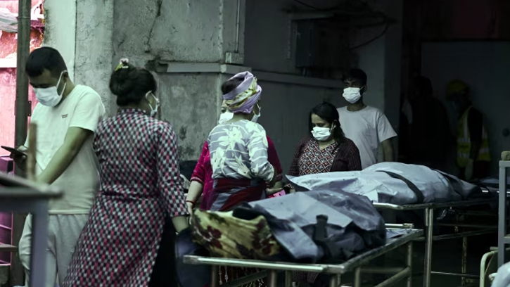 মর্গের ধারণক্ষমতা ছাড়িয়েছে কয়েক গুণ, মরদেহ নিয়ে চরম সংকটে নেপাল