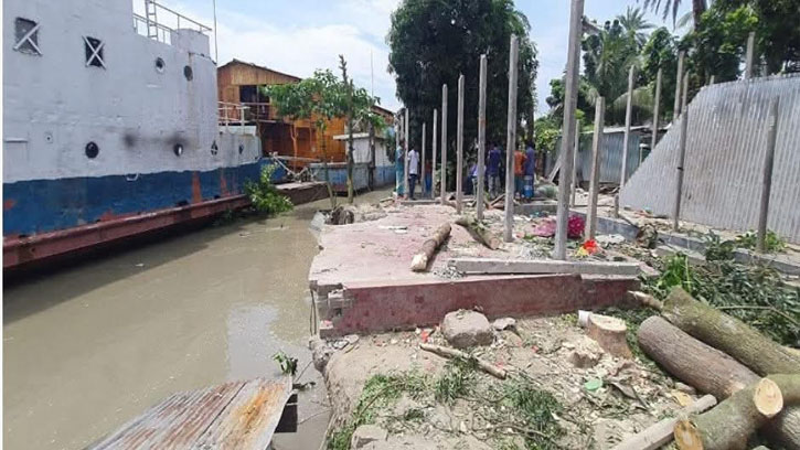 মানিকগঞ্জে পদ্মা-যমুনায় ভয়াবহ ভাঙ্গন 