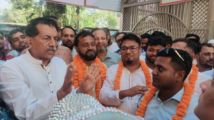 মাধবদী প্রেস ক্লাব নির্বাচন– সভাপতি মকবুল,  সম্পাদক মিলন