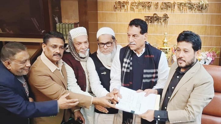 নরসিংদী-১ আসনে খায়রুল কবির খোকনের মনোনয়ন জমা