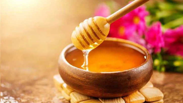 শীতে মধু খাওয়ার উপকারিতা