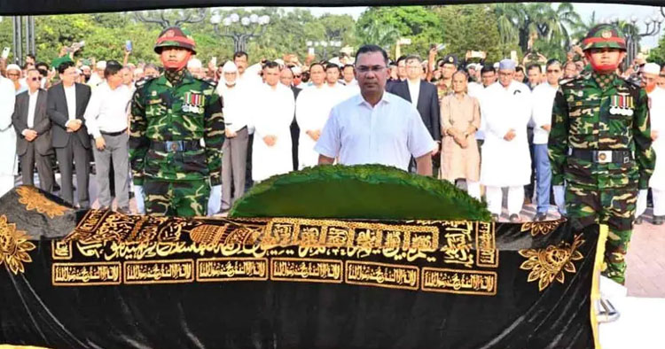 আব্দুল হাই সিকদারের জানাজায় অংশ নিলেন প্রধানমন্ত্রী তারেক রহমান